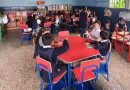 Ecosaba Es Micoope dona mobiliario a escuela de Ciudad Quetzal en San Juan Sacatepéquez