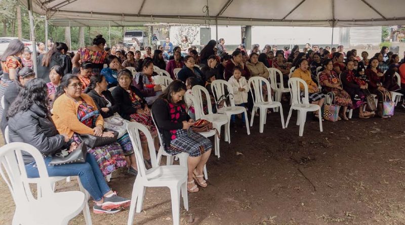 Reencuentro con mujeres graduadas del Programa Mejores Familias en San Juan Sacatepéquez